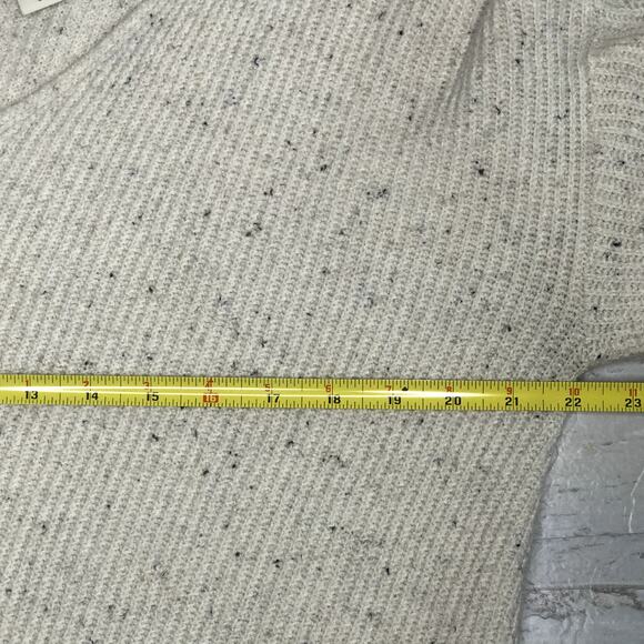 Ruby Moon V-neck soft sweater light cream Large - Picture 4 of 10